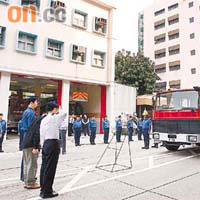 荔枝角消防局昨為下周二殉職消防隊目楊俊傑的最高榮譽喪禮進行綵排。