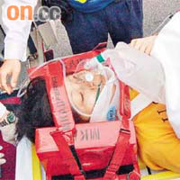 被救護車撞傷女子送院救治。