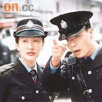 王喜喺戲中亦扮演過警察角色。	東方新地圖片