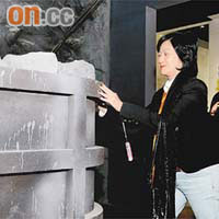 葉劉同班大學生參觀武漢鋼鐵博物館。 相片由葉劉淑儀提供