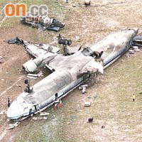 九九年曾有華航客機在赤鱲角機場發生嚴重空難。(資料圖片）