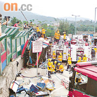 前年在西貢發生的神慈秀明會旅巴車禍，導致十九人死四十三人傷。	資料圖片