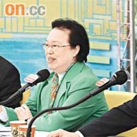 譚惠珠（中）及劉夢熊（右）赴《城市論壇》呼籲泛民接納政改方案。
