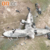 赤鱲角機場最嚴重空難在九九年發生，一架華航客機遇風切變反肚。	資料圖片