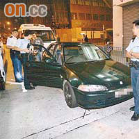 警員截獲可疑私家車，將車上男女拘捕。