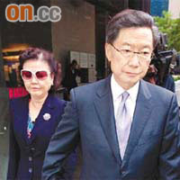 林兆鑫（右）因侵吞病人診金和捐款已被判監。
