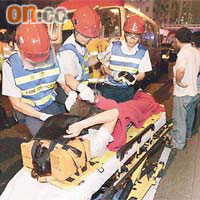 傷者由救護員送院治療。