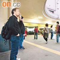 沙田火車站外的露天運輸交匯處，將列為禁煙區。
