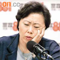 鄭汝樺撰文表示,政府無責任令「家家有層樓」。