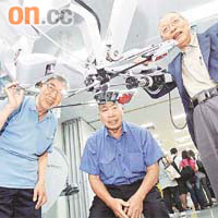 謝先生（左起）、李先生及王先生是中大首一百名以機械人輔助切除前列腺癌腫瘤的病人。