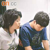 涉案父親被捕，母親及兒子送院。