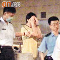 患精神病男子由警員勸服送院。