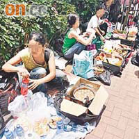 外傭非法擺賣出售的食品種類繁多，包括不少需明火煮食。