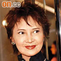 蕭芳芳<br>蕭芳芳憑電影《女人四十》贏得最佳女主角獎，這件旗袍正是她當年出席台灣金馬獎時的戰衣。