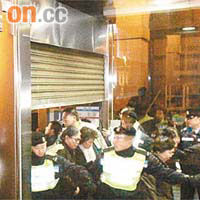 高鐵事件中，鄭汝樺與部分議員亦是在J1出口甩身。	資料圖片