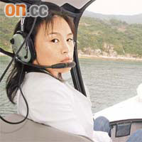 趙式芝擁有直升機牌，差不多每星期都飛行一次。	資料圖片