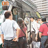 本港一再發生劏客事件,嚴重打擊內地旅客來港的信心。 資料圖片