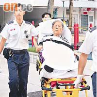 大元邨中暑老婦送院救治。