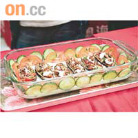 筲箕灣東官立中學設計的菜式「挪亞方舟」，以有機茄子釀雜菜，低碳又健康。