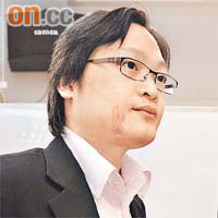 季詩傑（34歲）執業律師，時刻監察政府季詩傑直指貿發局的做法是針對口靚模，一刀切禁絕口靚模是最愚蠢方法。