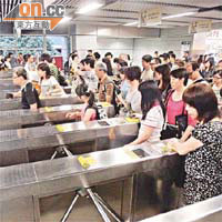 八達通把客戶資料提供予六家合作夥伴，並且從中獲利。 資料圖片