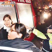 當日遭掌摑的警員鄧文偉對判刑深感不忿。	資料圖片