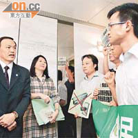 蔣任宏（左）昨日履新，政黨代表踩場「贈興」。