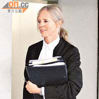 代表政府的英國御用大律師Monica Carss-Frisk。