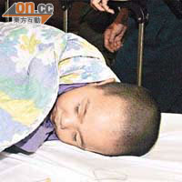 在天澤邨遇意外受傷的男童送院治療。