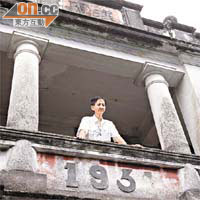 謝民富擔心居住五十多年的祖屋隨時被清拆，或被改建為骨灰龕。
