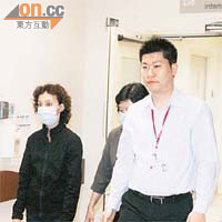 梁太日夜在醫院守候，以母愛支持兒子。