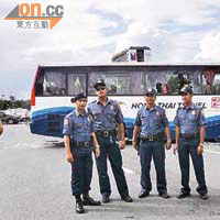 菲國警察當局正追查以血洗旅巴現場作背景拍照的執勤人員是否違反職守。		（資料圖片）