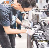 本港警方昨於菲律賓進行槍械鑑證工作，包括槍手門多薩的槍械。