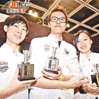 歐國豪（中）在咖啡師大賽中，勇奪冠軍及最受歡迎咖啡師，成雙料得獎者。