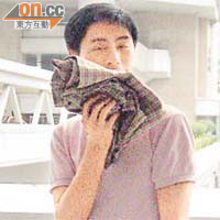 男事主昨到庭旁聽，支持女被告。