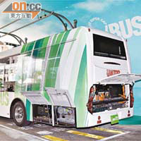 「超級電容巴士」以車用超級電容器作為驅動電源，賣點是省油費及零排放。