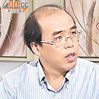 鍾劍華稱，若政府強制官校減班，勢必帶來更大反彈。