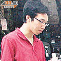 狗主落樓認領狗屍。