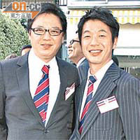 姚君達（右）同黃志深齊撐人仔緩升。