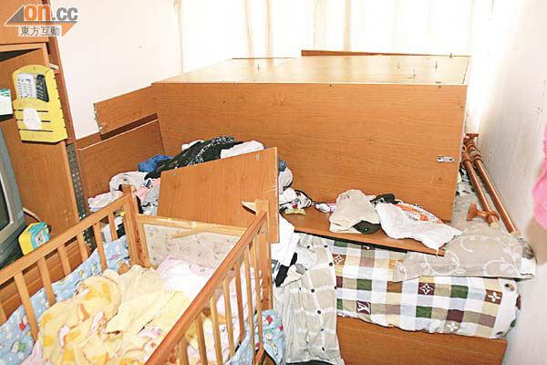 床頂冧吊櫃險殺3母女