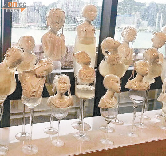 香港藝術館飛瀑 展品「洗頭」