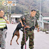 山火撲落馬洲警冒險救狗