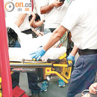 女子扭傷腳救護搭港鐵施援