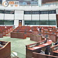 泛民拉布蓮塘口岸勢超支