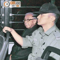 控方：許瞞收巨款  賣忠誠予地產商