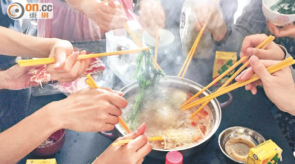 火鍋湯包  鹹到爆錶
