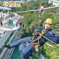 消防纜車救援訓練  吊遊客出險境