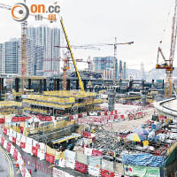 袁國強︰一地兩檢諮詢方案未成熟