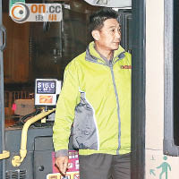 夜歸男捱通宵巴撞命危