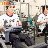 健身房：除了日常的球隊練習，「阿西」亦會來到gym房鍛煉體能，望以最佳姿態應付每場比賽。